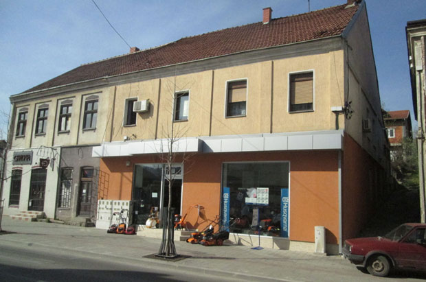 Убио супругу, па себи пресудио?